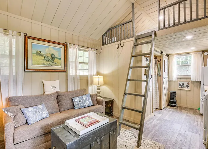 Farm In Illinois With Private Fishing Pond Holiday home