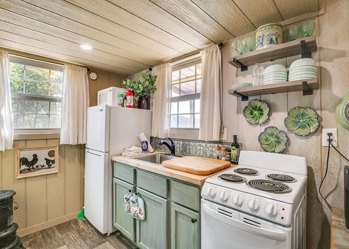 Holiday home Farm In Illinois With Private Fishing Pond Kampsville