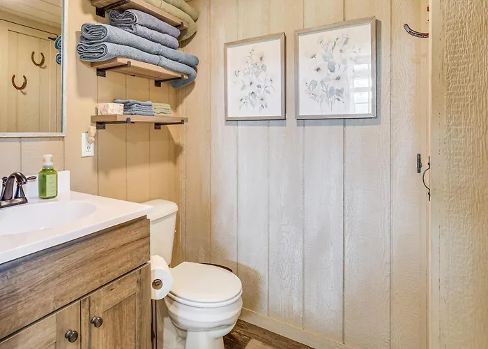 Farm In Illinois With Private Fishing Pond Holiday home