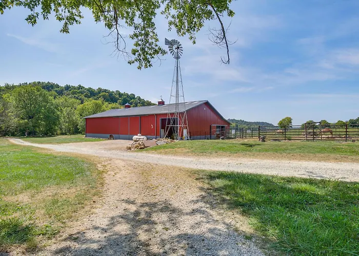 Farm In Illinois With Private Fishing Pond Holiday home Kampsville